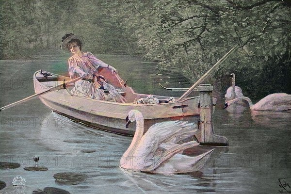 Ein Schwan verfolgt eine elegante Dame die in einem Ruderboot sitzt und Seerosen gepflückt hat
