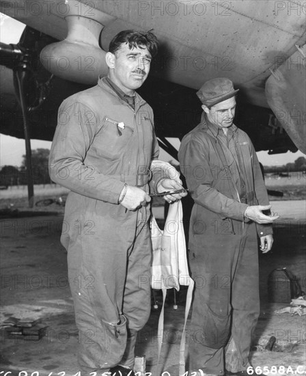 Clark Gable enlisted in the Army Air Force