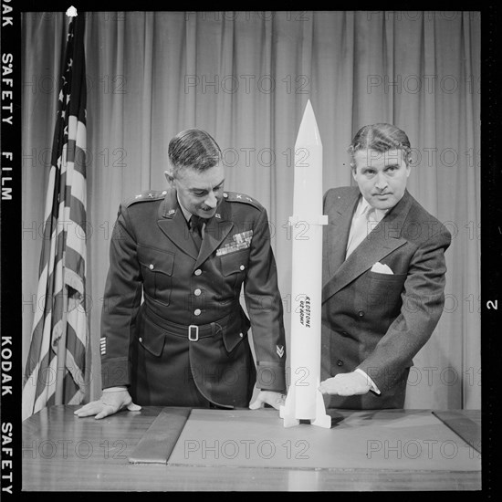 Wernher Von Braun demonstratingmissile technology