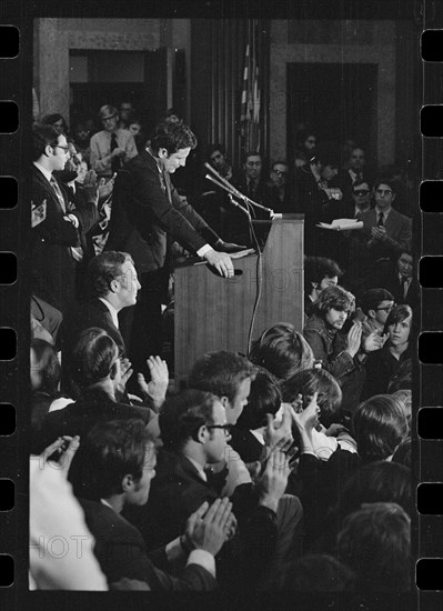 Sen Bayh With War Protesters