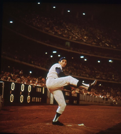 Los Angeles Dodgers pitcher Sandy Koufax, circa 1965.