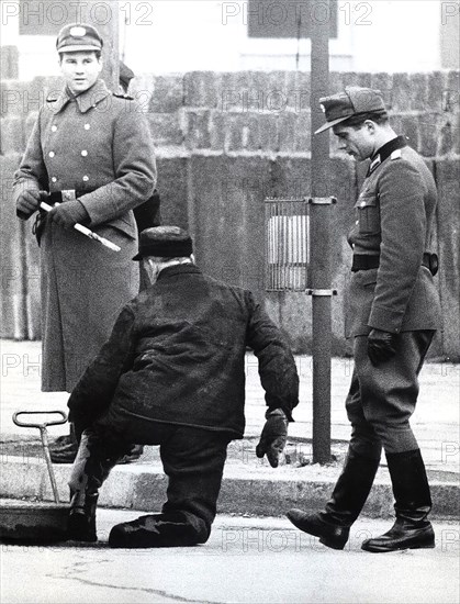 11/15/1961 -  Installation of Locks in the Sewers