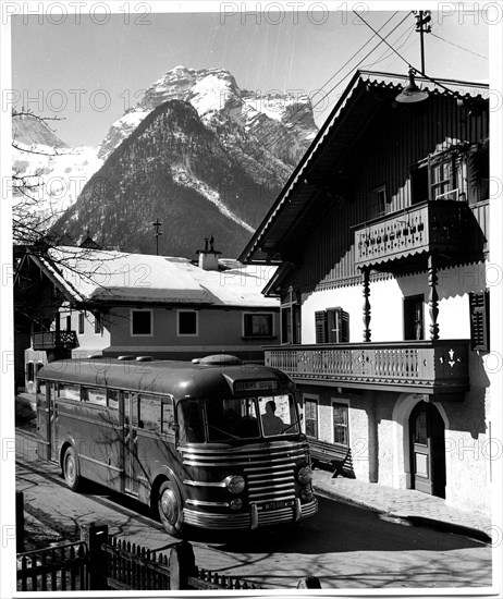 The Bookmobile Arrives at Lofer