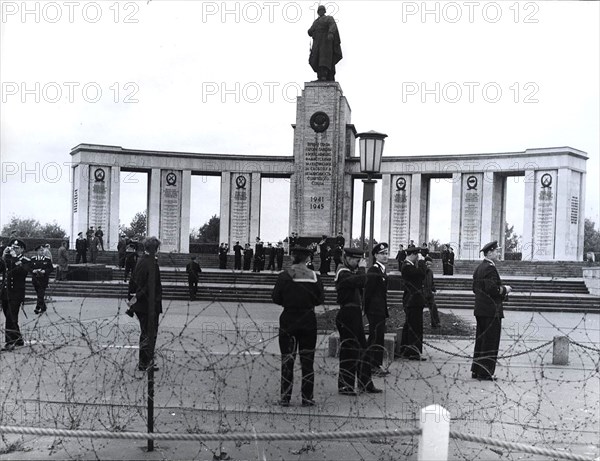 10/19/1962 - Berlin Oct. 19, 1962 Russian Marine Soldiers Are Visiting A Soviet War Memorial in Tiergarten