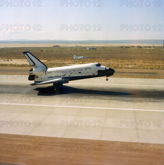 The aft wheels of the space shuttle Columbia