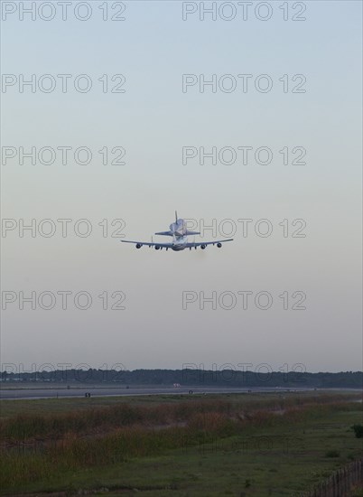 CAPE CANAVERAL, Fla. – Space shuttle Discovery