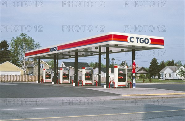 Citgo gas station overall view Route 2 Superior Wisconsin ca. 2003