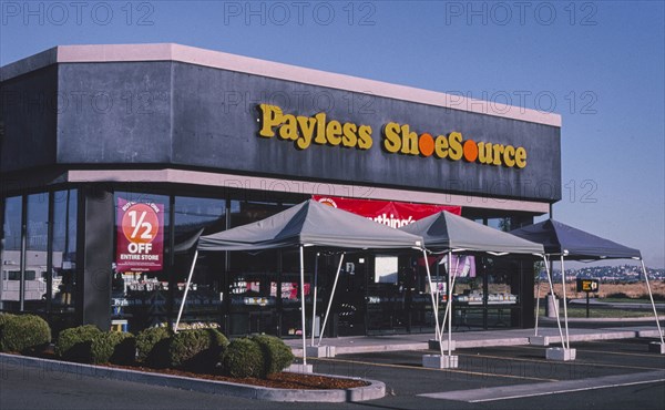 Payless Shoe Source Washburn Way Klamath Falls Oregon ca. 2003