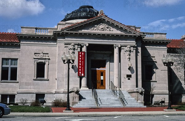 Carnegie Library straight-on overall view Anderson Indiana ca. 2004