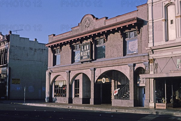 Lanmart [i.e. Lan Mart] Building (1911)