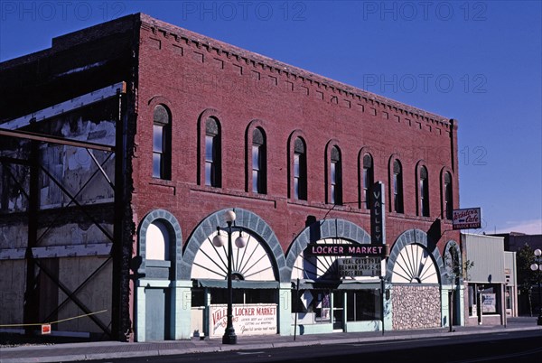 1980s America - Valley Locker Market