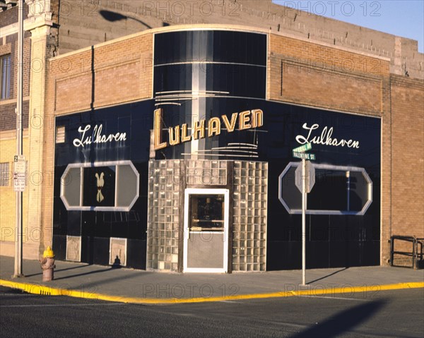 1980s America -  Lulhaven Bar