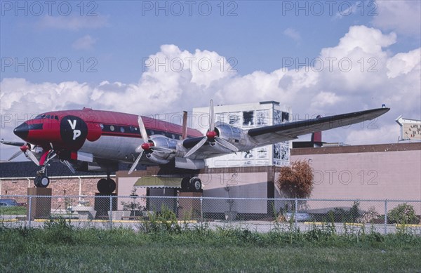 1980s America -  Village Place Crash Landing, New Orleans, Louisiana 1982