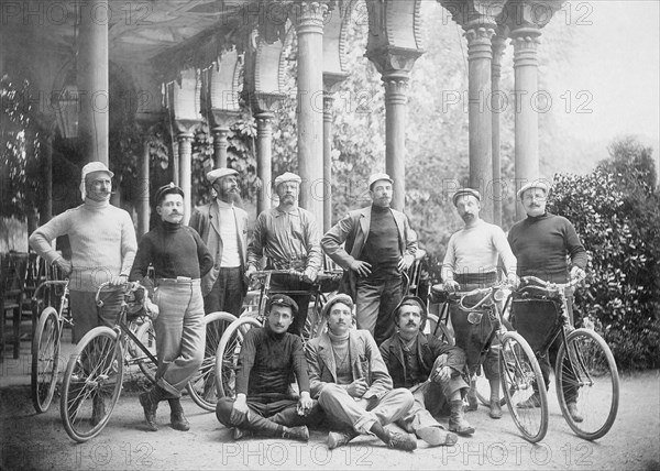 italie, voyage des membres du touring club à Trente, 1898