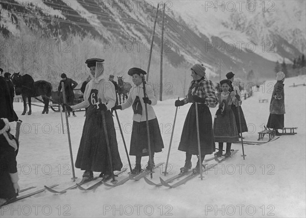skieuses en compétition 1911