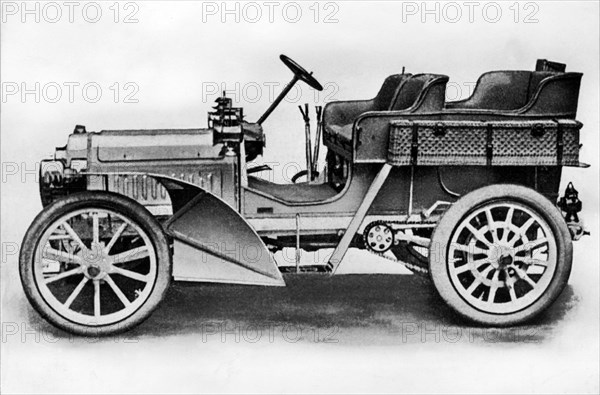 une des premières voitures d'isotta fraschini (1904) fondée à milan, 1987