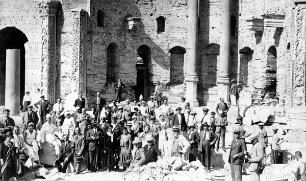 le tourisme colonial dans les années 1930 : moments de voyages organisés par touring in tripolitania. 1931