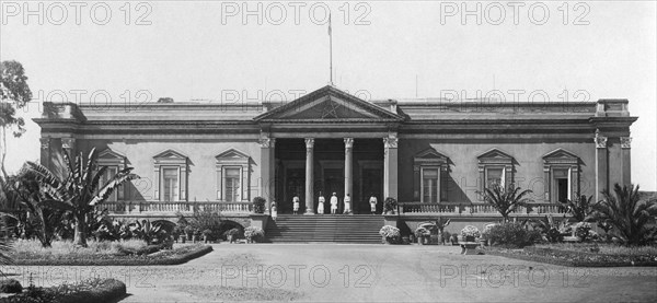 la politique coloniale engagée par les gouvernements italiens depuis la fin du 19e siècle. la photo montre le palais du gouverneur à asmara, la capitale de l'érythrée, qui était la plus ancienne colonie africaine de l'italie. 1915-40