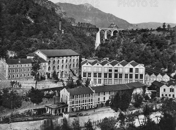 vue des moulins rossi à rocchette dans le val d'astico ; début des années 1920, 1923