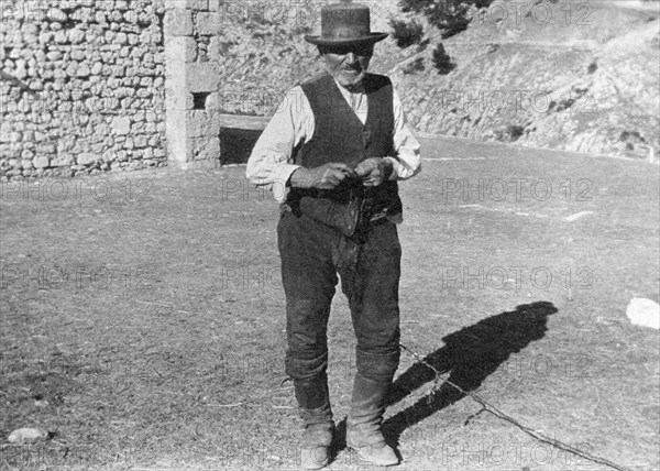 italy, abruzzo, scanno, hermit, 1911