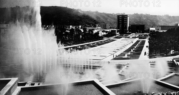 europe, italy, naples, mostra d'oltremare, fountain