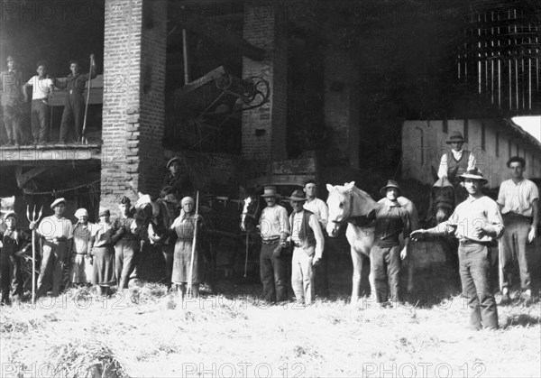 threshing machine, 1930