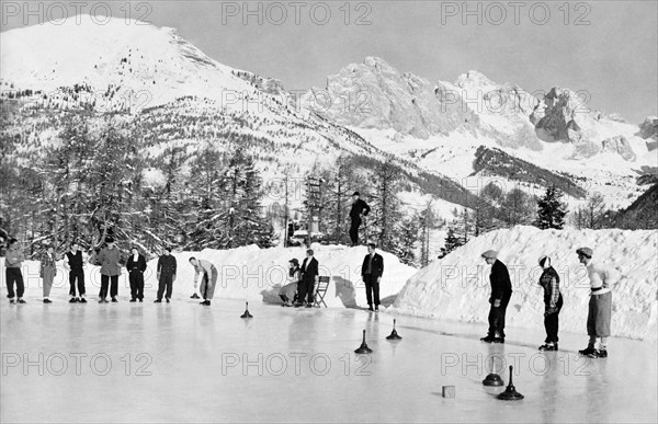 italy, val gardena, sport on ice