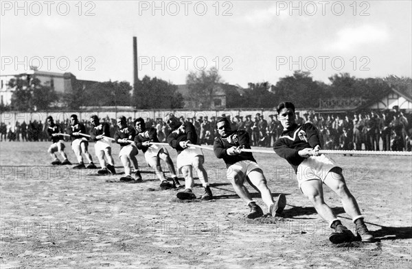 italy, siena, tug of war italian team, 1940