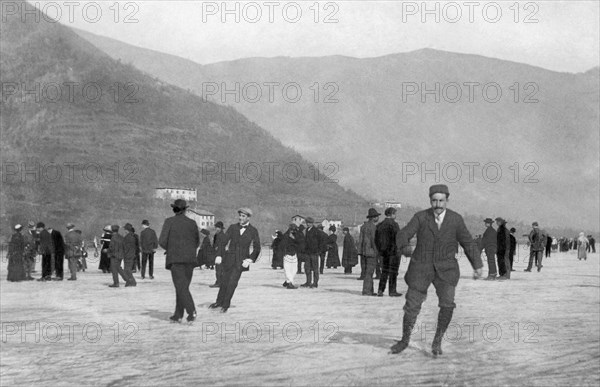 ice skaters on spinone lake