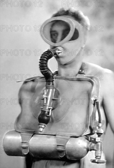 scuba set, 1930-40