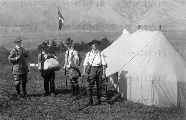 camping, 1910-20