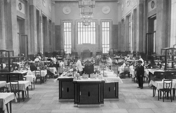 italy, lombardia, milan, railway station, restaurant, 1931