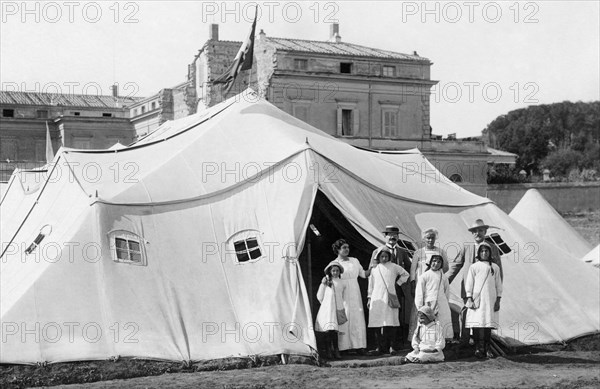 italy, nettuno, tent with   tuberculotic children, 1910-11