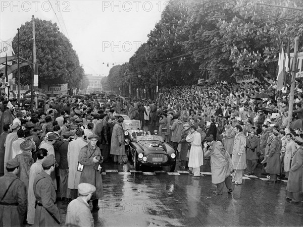 course automobile, mille miglia, départ de v. fontana, 1952