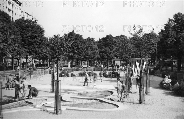 milanio, terrains de jeux pour enfants, 1957