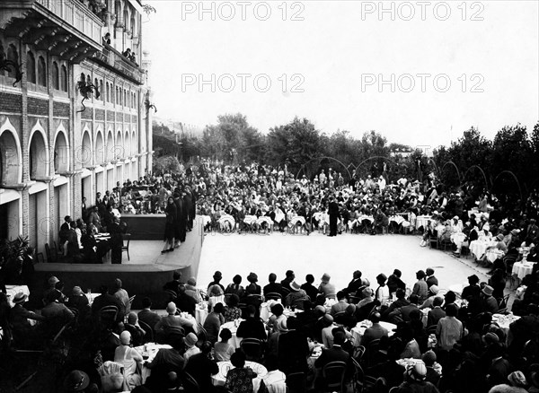 venise, lido, terrasse de l'excelsior palace, concours de châles vénitiens