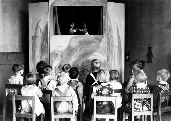 berlin, hôtel pour enfants, enfants et théâtre de marionnettes