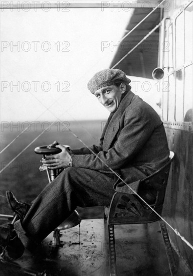 aéronautique, portrait de l'aviateur lagagneux, 1910