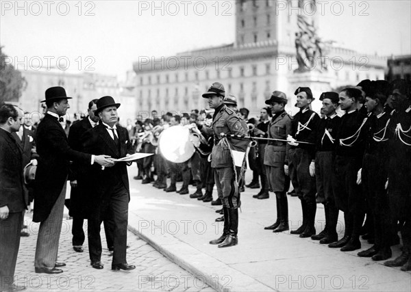 fascisme, benito mussolini critique les avant-gardistes, 1927