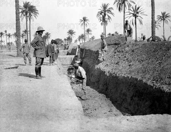 construction d'une tranchée, guerre italo-turque