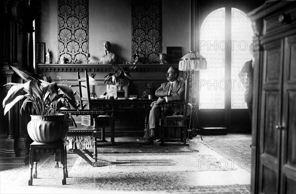 portrait de giacomo puccini, dans la maison de torre del lago, 1858-1924