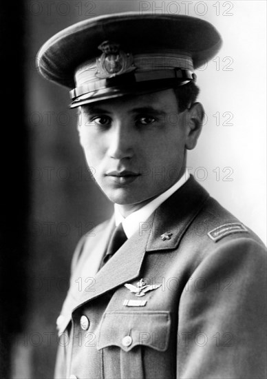 portrait du lieutenant de l'armée de l'air cecconi, 1933