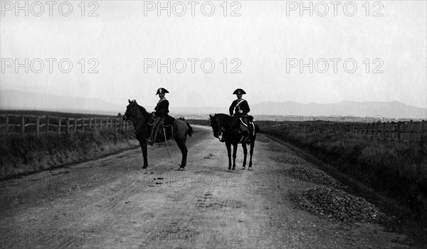 Carabiniers sur une route romaine, 1920