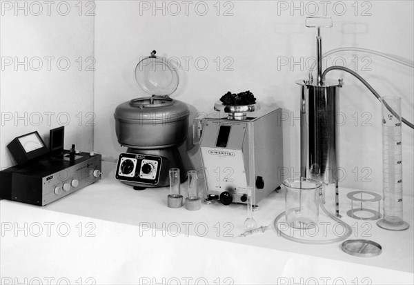 instruments pour tester les matériaux d'entretien des routes, 1960