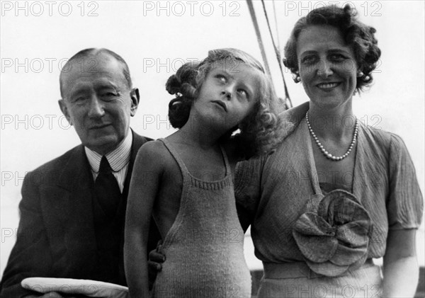 electra marconi avec ses parents, 1936