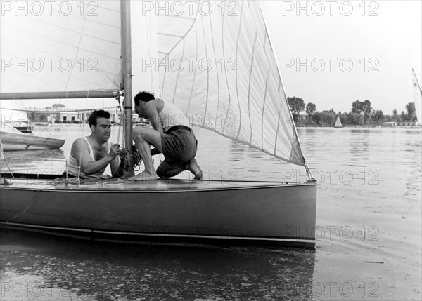 voilier au port d'hydravions de milan, 1953