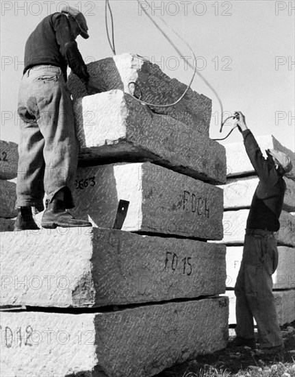 pose de blocs de marbre, 1950 1960