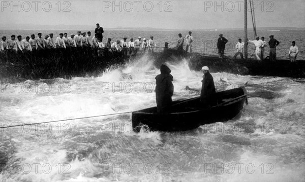 pêche au thon avec des filets en coco en sicile, 1952