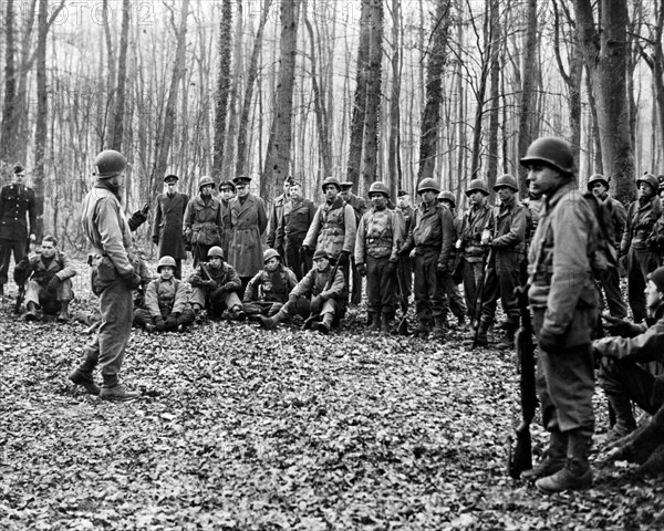 Troupes américaines se rendant en Normandie, 1944