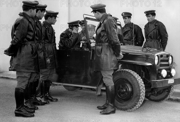 agents de la police de la circulation et utilisation du radiotéléphone, 1957